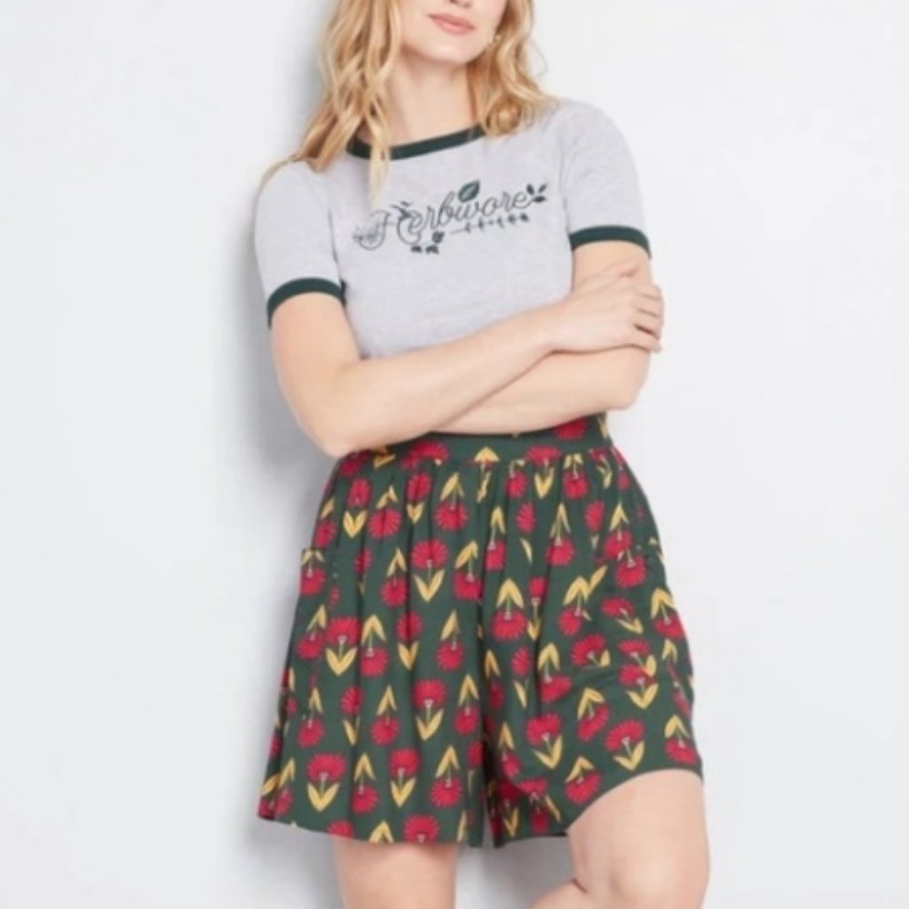 Modcloth Green Floral Dressy Shorts XL
